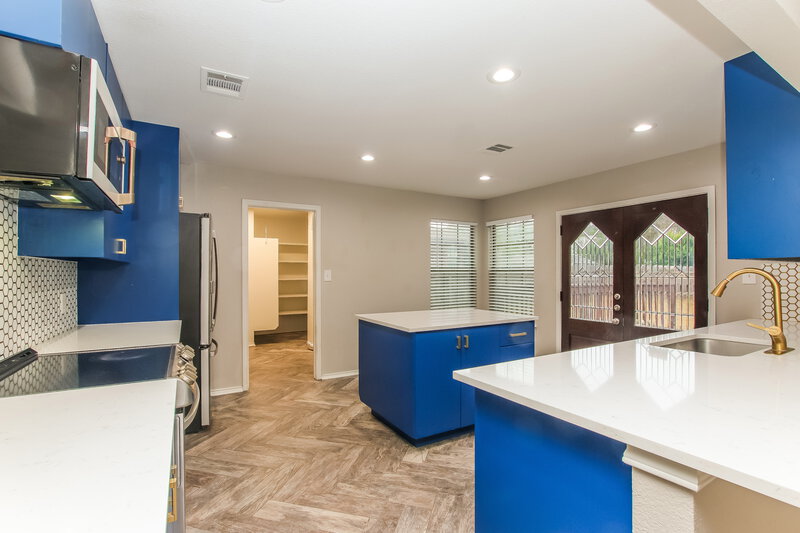 1,865/Mo, 19716 San Chisolm Dr Round Rock, TX 78664 Kitchen View