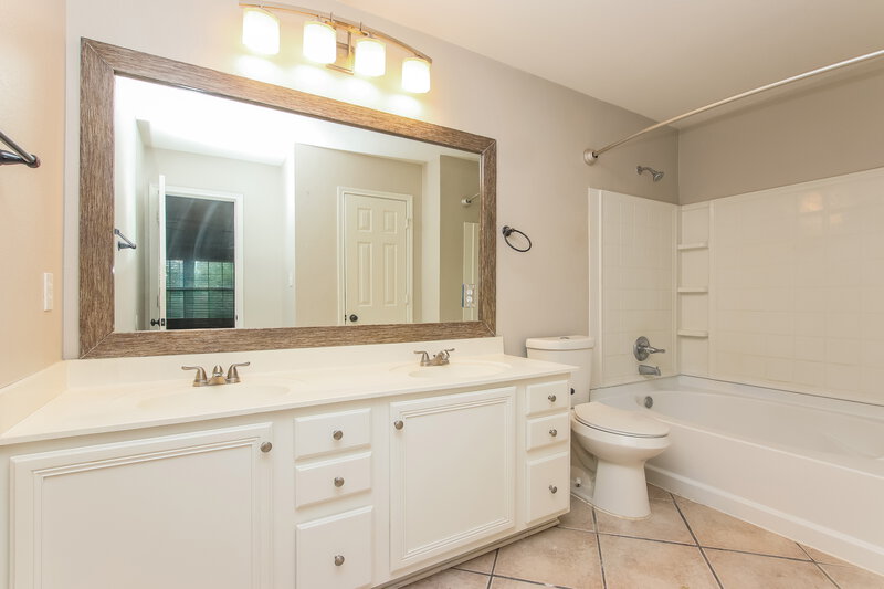 1,865/Mo, 19716 San Chisolm Dr Round Rock, TX 78664 Main Bathroom View