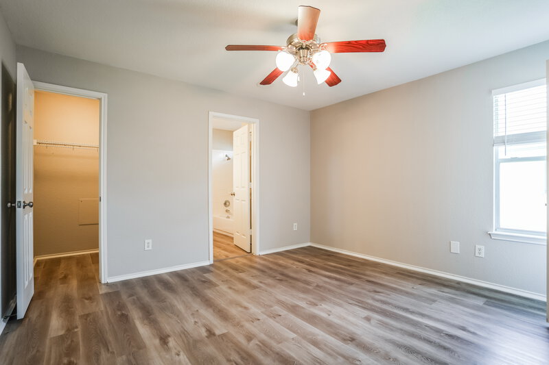 1,970/Mo, 105 Altamont St Hutto, TX 78634 Main Bedroom View