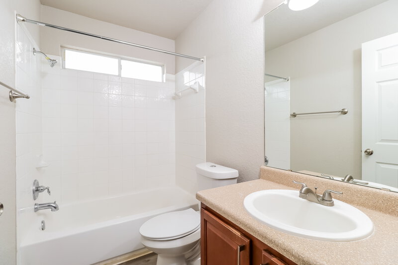 2,520/Mo, 331 Altamont St Hutto, TX 78634 Bathroom View
