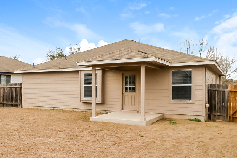 2,520/Mo, 331 Altamont St Hutto, TX 78634 Rear View