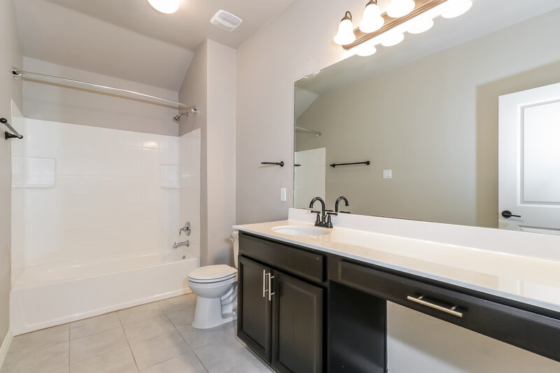 2,930/Mo, 160 Isabella Way Liberty Hill, TX 78642 Bathroom View