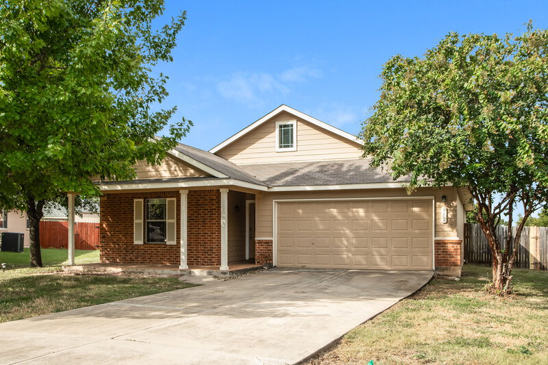 1,760/Mo, 102 Creek Ledge Dr Hutto, TX 78634 Front View