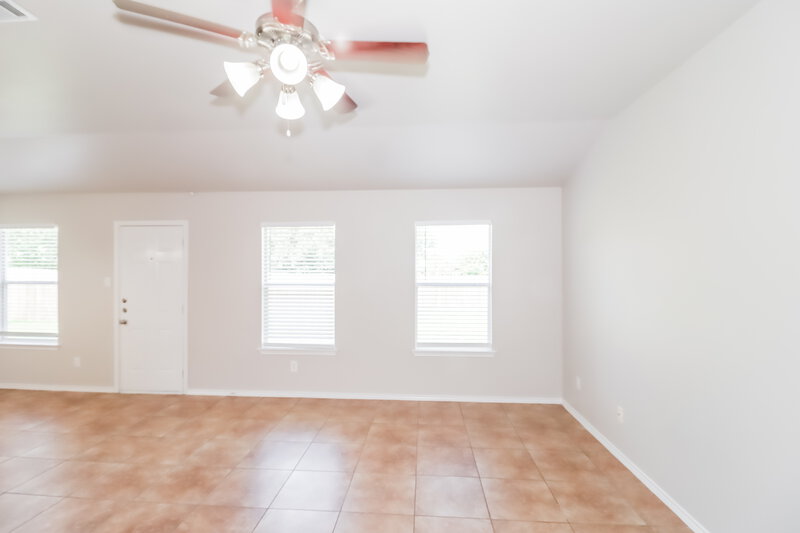 1,825/Mo, 102 Creek Ledge Dr Hutto, TX 78634 Living Room View