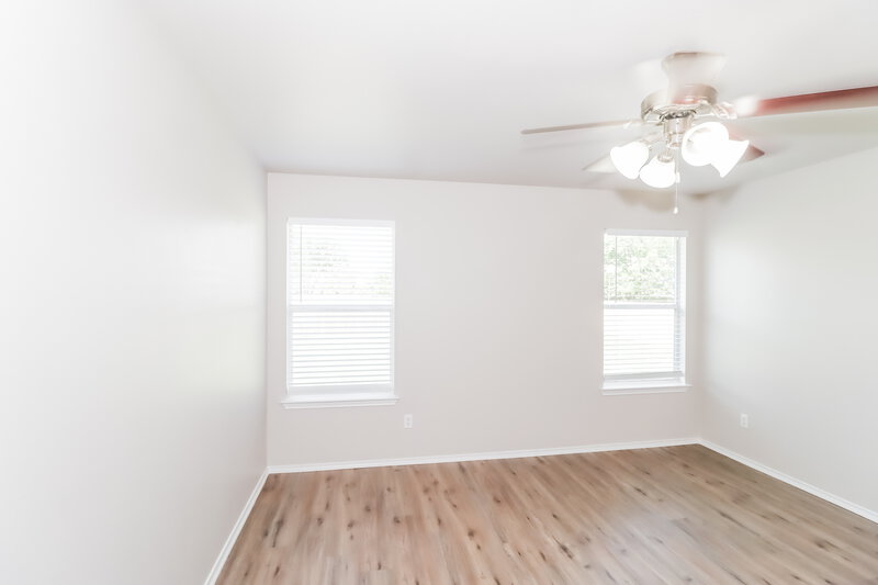 1,825/Mo, 102 Creek Ledge Dr Hutto, TX 78634 Main Bedroom View