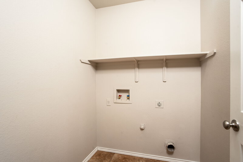 1,760/Mo, 102 Creek Ledge Dr Hutto, TX 78634 Laundry Room View