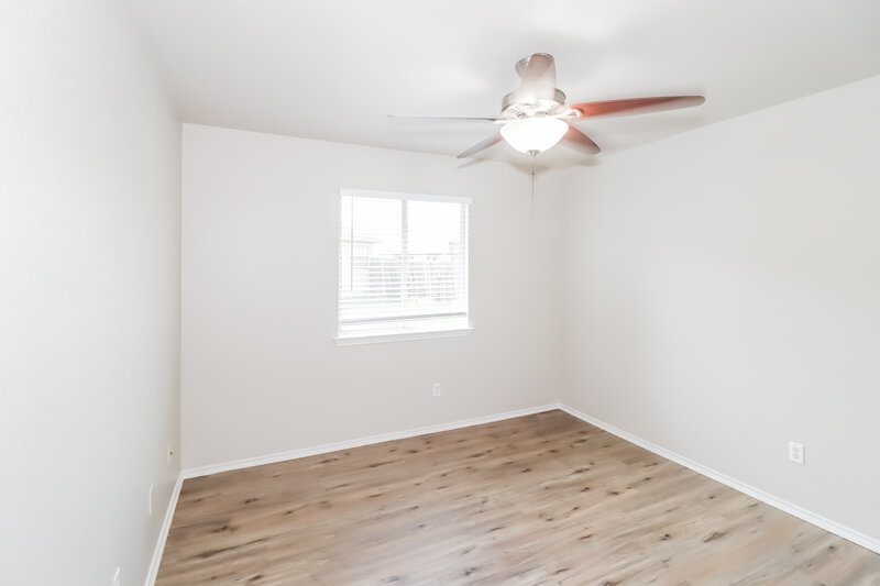 1,825/Mo, 102 Creek Ledge Dr Hutto, TX 78634 Bedroom View 2