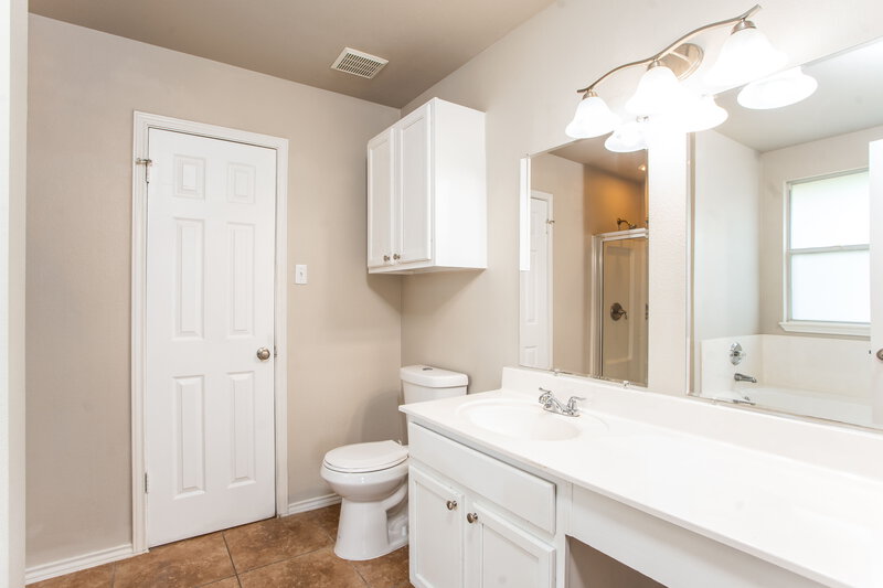 1,760/Mo, 102 Creek Ledge Dr Hutto, TX 78634 Main Bedroom View 3