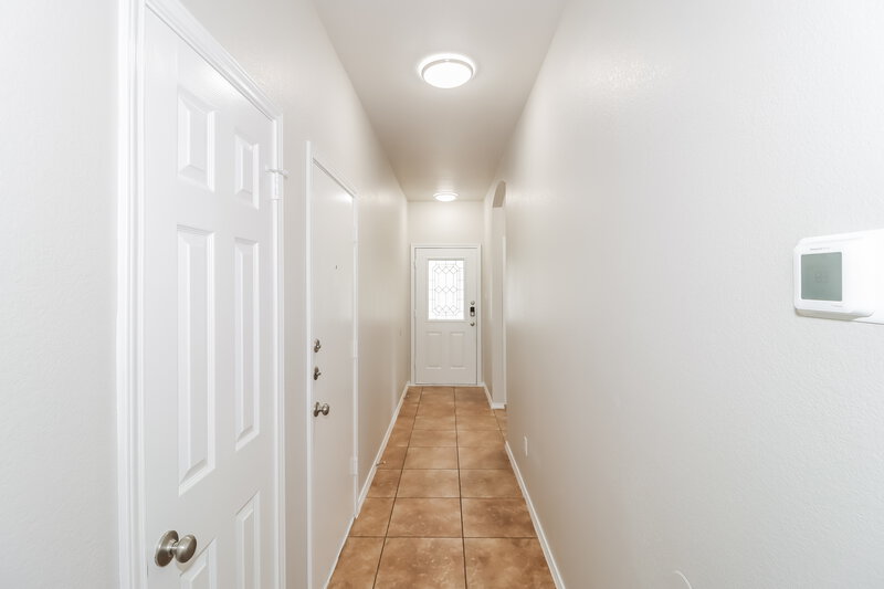 1,825/Mo, 102 Creek Ledge Dr Hutto, TX 78634 Hallway View