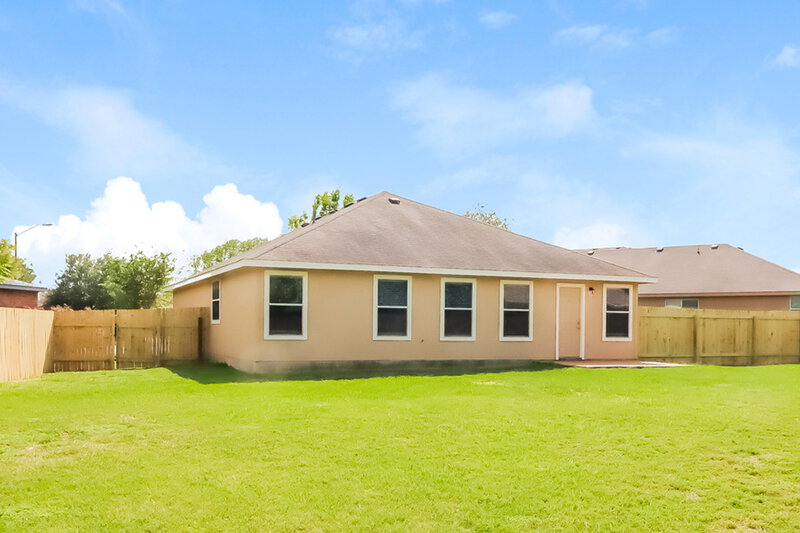 1,825/Mo, 102 Creek Ledge Dr Hutto, TX 78634 No Caption View