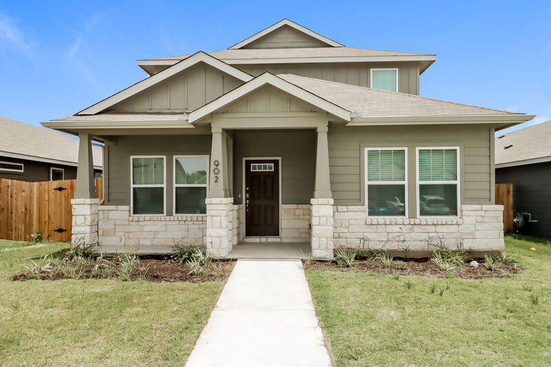 2,030/Mo, 902 Main St Hutto, TX 78634 External View