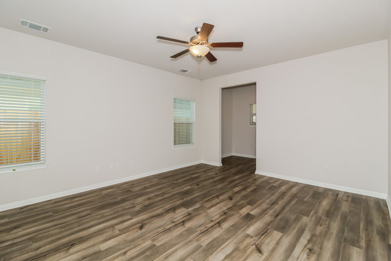 2,325/Mo, 116 Oakdale Meadows Ln Hutto, TX 78634 Living Room View 2