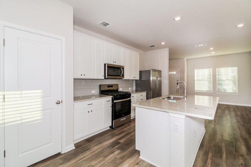 2,325/Mo, 116 Oakdale Meadows Ln Hutto, TX 78634 Kitchen View