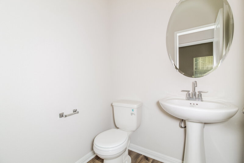 2,325/Mo, 116 Oakdale Meadows Ln Hutto, TX 78634 Bathroom View