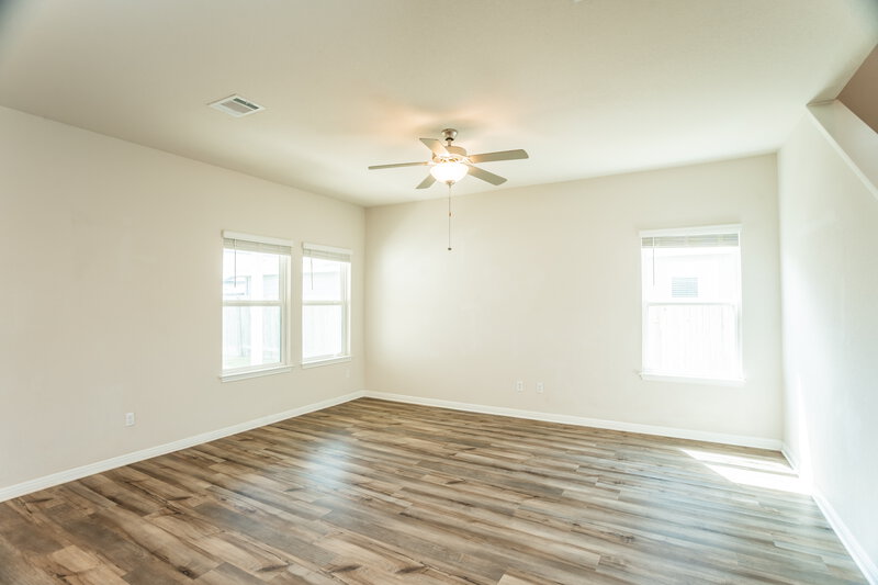 2,080/Mo, 119 Oakdale Meadows Ln Hutto, TX 78634 Living Room View 2