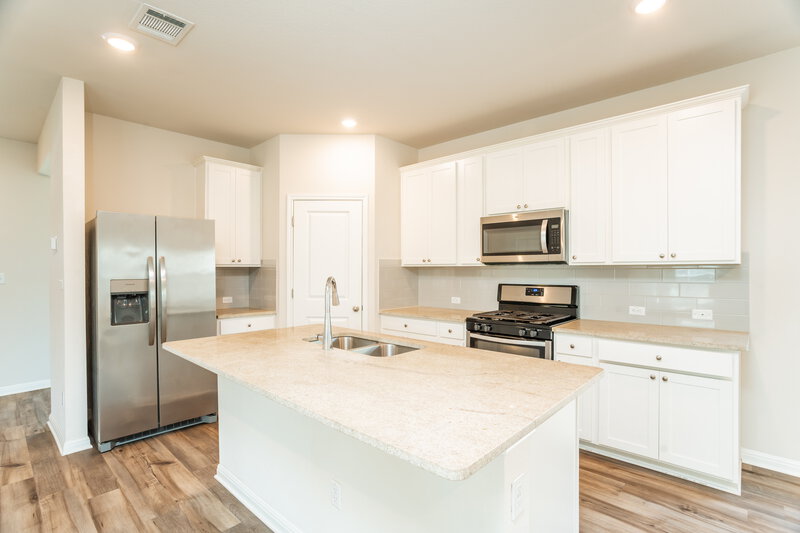 2,080/Mo, 119 Oakdale Meadows Ln Hutto, TX 78634 Kitchen View