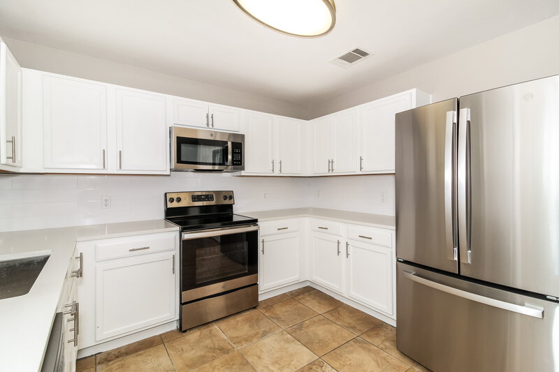 1,780/Mo, 1021 Shadow Creek Blvd Buda, TX 78610 Kitchen View