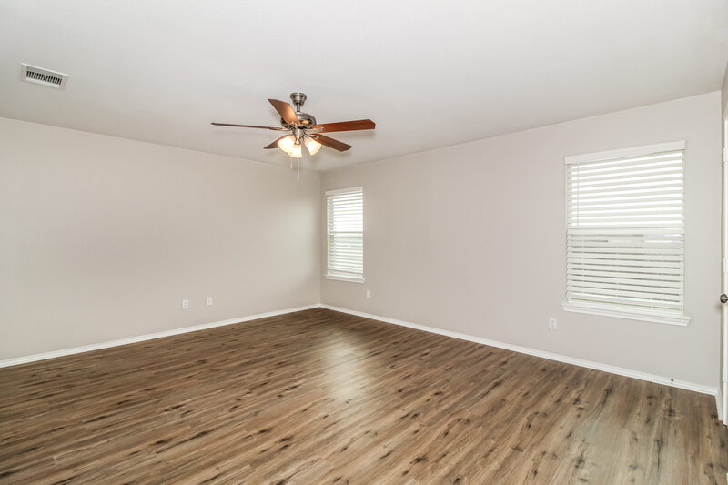 1,780/Mo, 1021 Shadow Creek Blvd Buda, TX 78610 Main Bedroom View