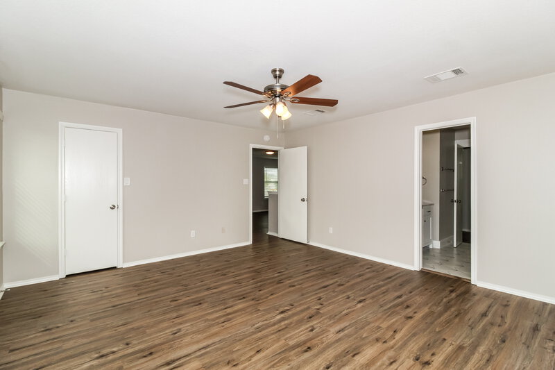 1,780/Mo, 1021 Shadow Creek Blvd Buda, TX 78610 Main Bedroom View 2