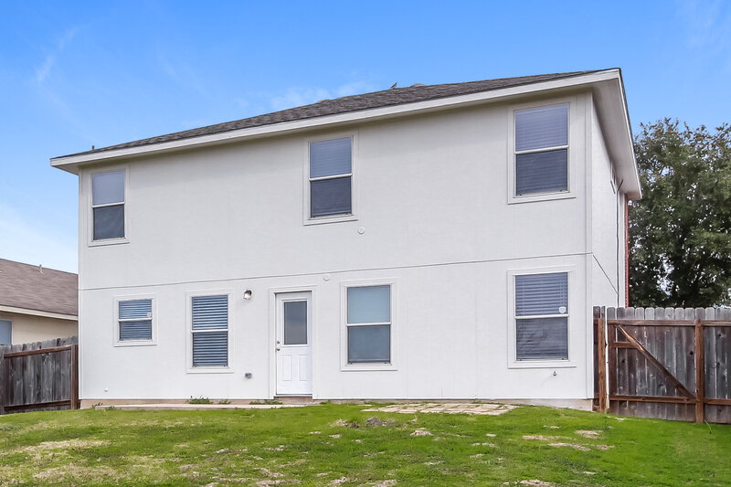 1,780/Mo, 1021 Shadow Creek Blvd Buda, TX 78610 Rear View