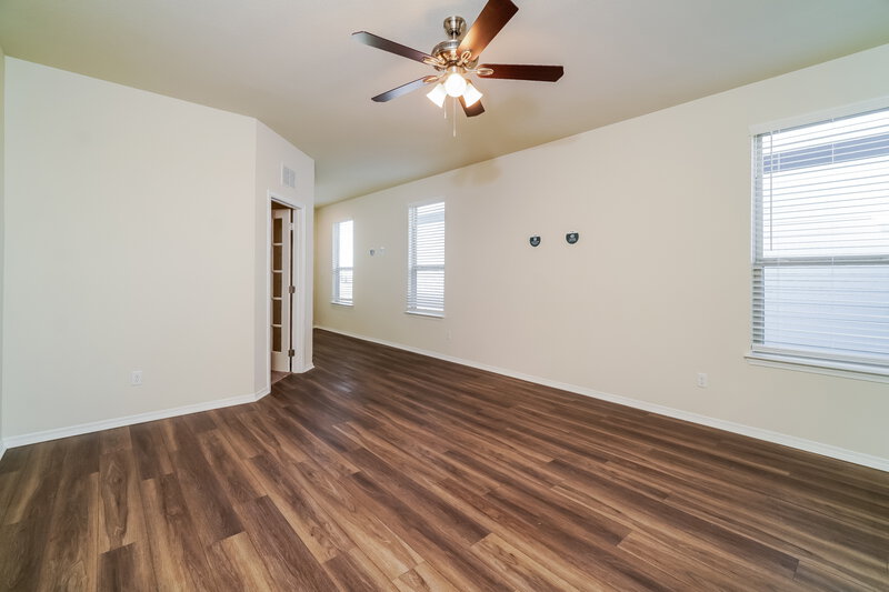 1,755/Mo, 322 Ellwood Rd Maxwell, TX 78656 Living Room View