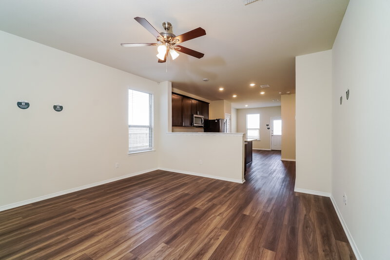1,755/Mo, 322 Ellwood Rd Maxwell, TX 78656 Living Room View 2