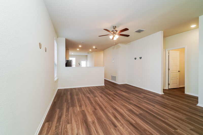 1,755/Mo, 322 Ellwood Rd Maxwell, TX 78656 Living Room View 3