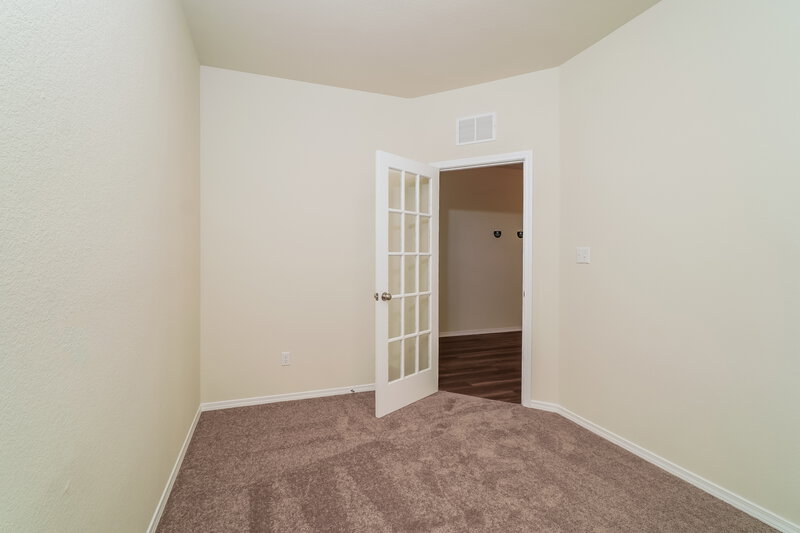 1,755/Mo, 322 Ellwood Rd Maxwell, TX 78656 Office View