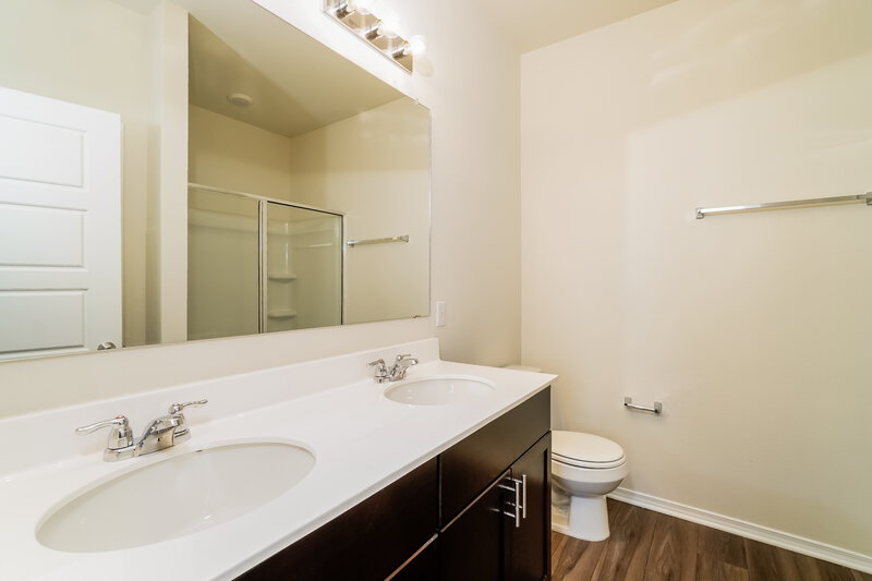 1,755/Mo, 322 Ellwood Rd Maxwell, TX 78656 Main Bathroom View