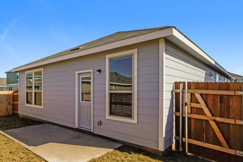 1,755/Mo, 322 Ellwood Rd Maxwell, TX 78656 Rear View 2