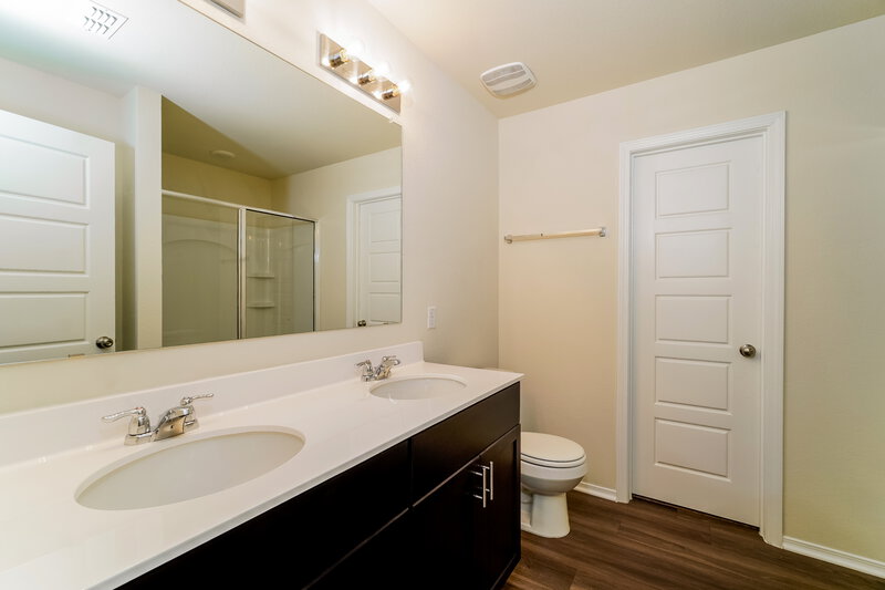 1,840/Mo, 314 Ellwood Rd Maxwell, TX 78656 Main Bathroom View