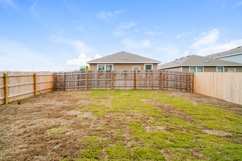 1,840/Mo, 314 Ellwood Rd Maxwell, TX 78656 Exterior View