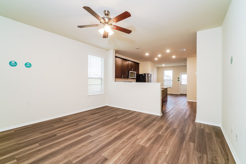 1,625/Mo, 298 Ellwood Rd Maxwell, TX 78656 Living Room View