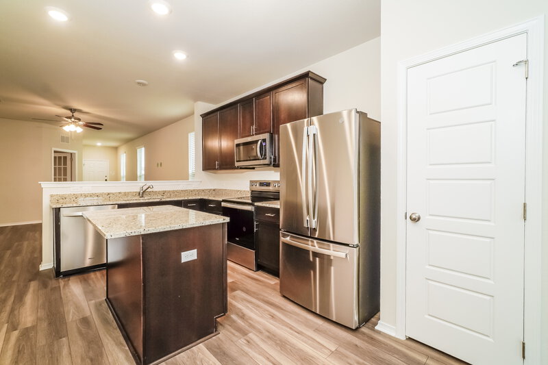 1,625/Mo, 298 Ellwood Rd Maxwell, TX 78656 Kitchen View