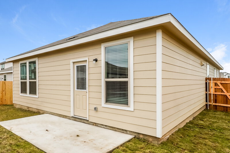 1,735/Mo, 248 Ellwood Rd Maxwell, TX 78656 Rear View