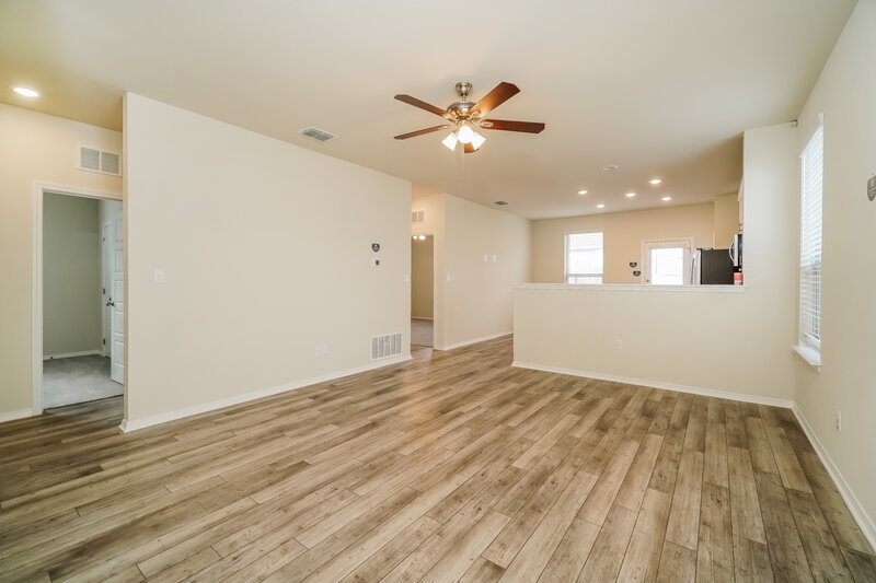 1,595/Mo, 240 Ellwood Rd Maxwell, TX 78656 Living Room View 2