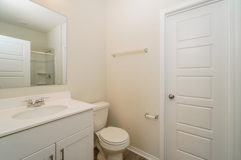 1,595/Mo, 240 Ellwood Rd Maxwell, TX 78656 Main Bathroom View
