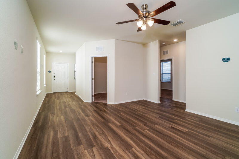 1,755/Mo, 224 Ellwood Rd Maxwell, TX 78656 Living Room View 2
