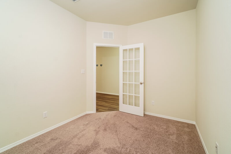 1,755/Mo, 224 Ellwood Rd Maxwell, TX 78656 Office View
