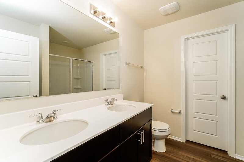 1,925/Mo, 216 Ellwood Rd Maxwell, TX 78656 Main Bathroom View