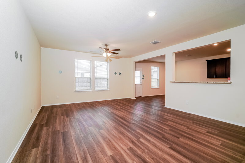 1,740/Mo, 210 Ellwood Rd Maxwell, TX 78656 Living Room View 3
