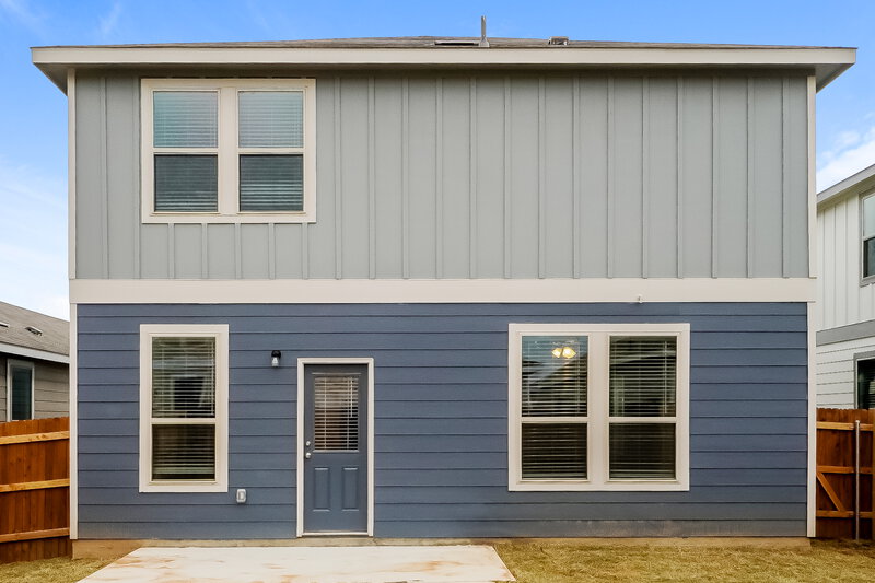 1,740/Mo, 210 Ellwood Rd Maxwell, TX 78656 Rear View