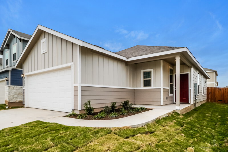 1,740/Mo, 202 Ellwood Rd Maxwell, TX 78656 Front View