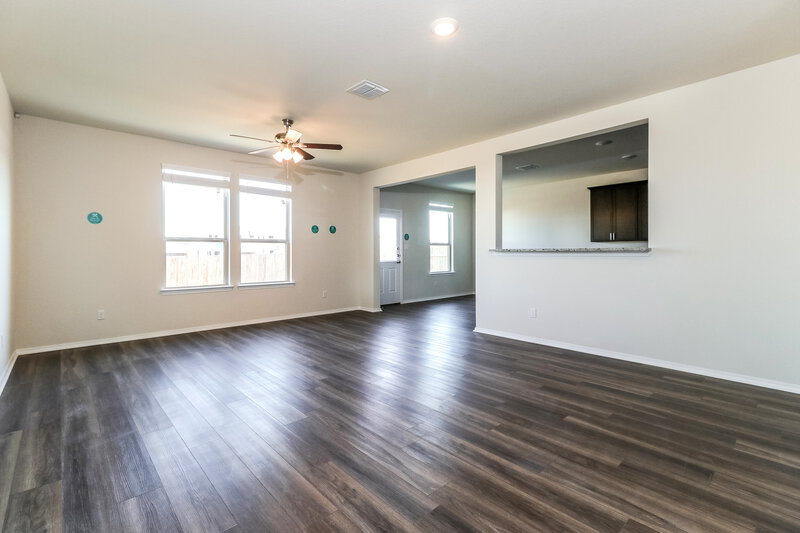 1,905/Mo, 197 Cobb Branch Dr Maxwell, TX 78656 Living Room View