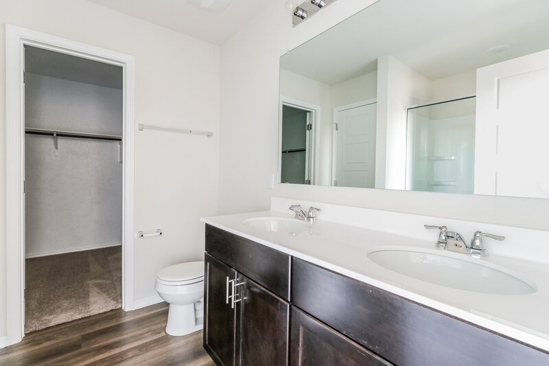 1,905/Mo, 197 Cobb Branch Dr Maxwell, TX 78656 Main Bathroom View