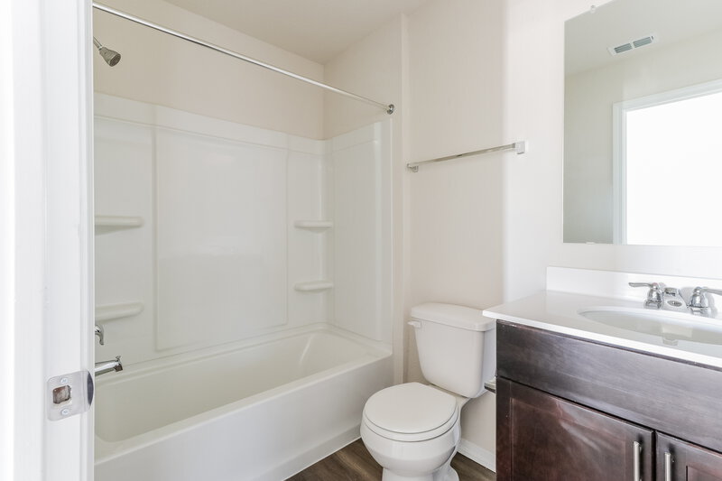 1,905/Mo, 197 Cobb Branch Dr Maxwell, TX 78656 Bathroom View