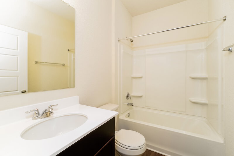 1,950/Mo, 251 Cobb Branch Dr Maxwell, TX 78656 Bathroom View