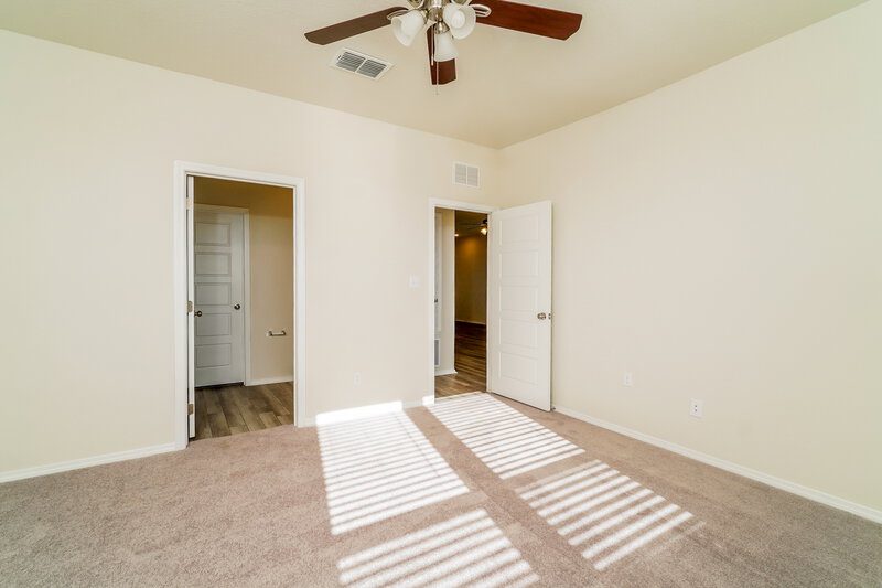 1,685/Mo, 277 Cobb Branch Dr Maxwell, TX 78656 Main Bedroom View 2