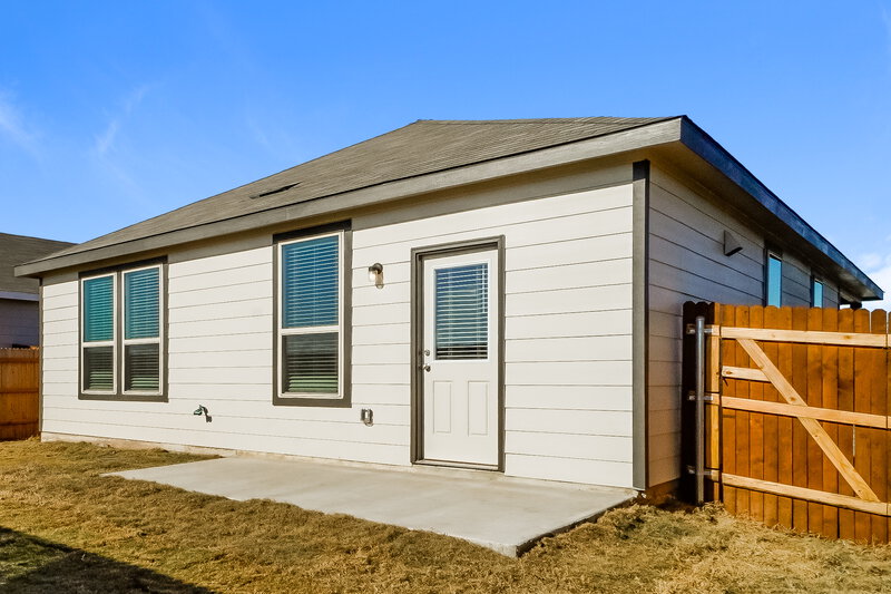 1,685/Mo, 277 Cobb Branch Dr Maxwell, TX 78656 Rear View