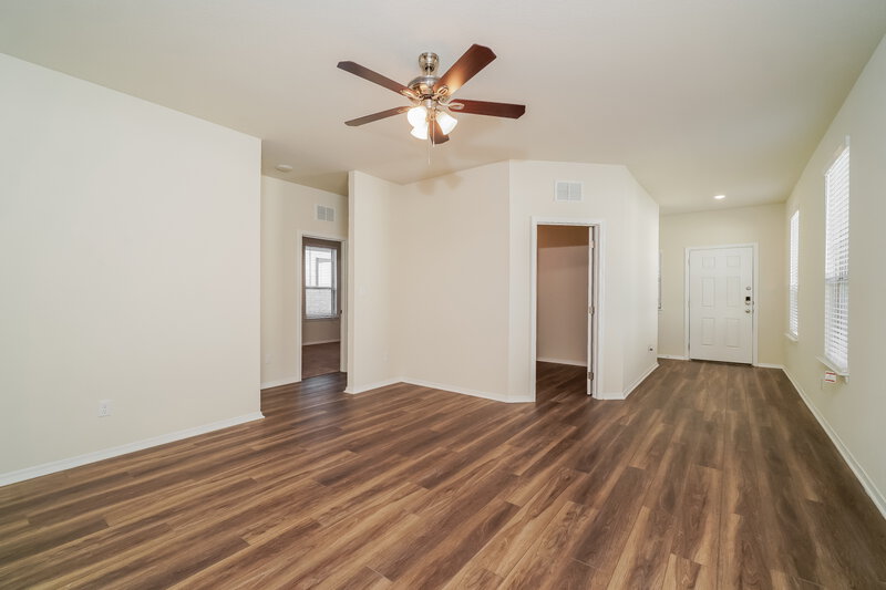 1,785/Mo, 285 Cobb Branch Dr Maxwell, TX 78656 Living Room View 2